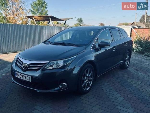 Toyota Avensis, 2013г. 2.2л. дизель Рівне в кредит