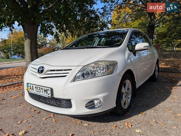 Toyota Auris 2012