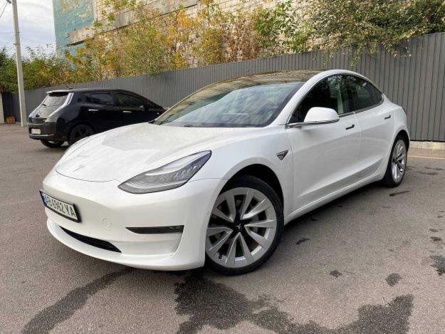 Tesla Model 3 2020