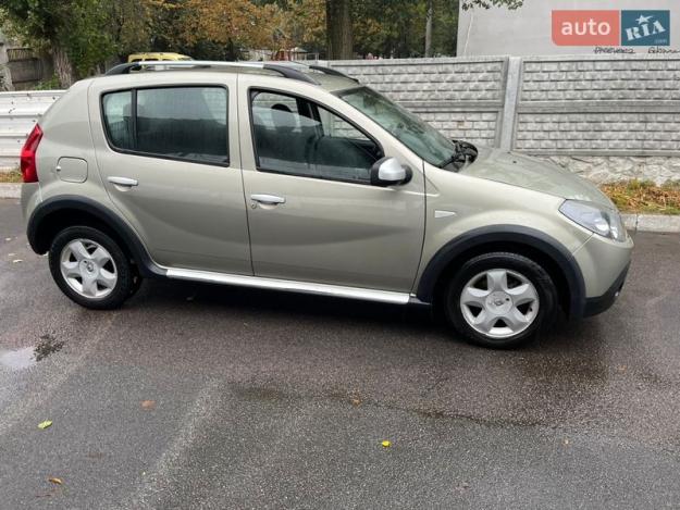 Renault Sandero, 2012г. 1.6л. бензин Чернігів в кредит